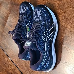 Gel Cumulus 23 New With Tags